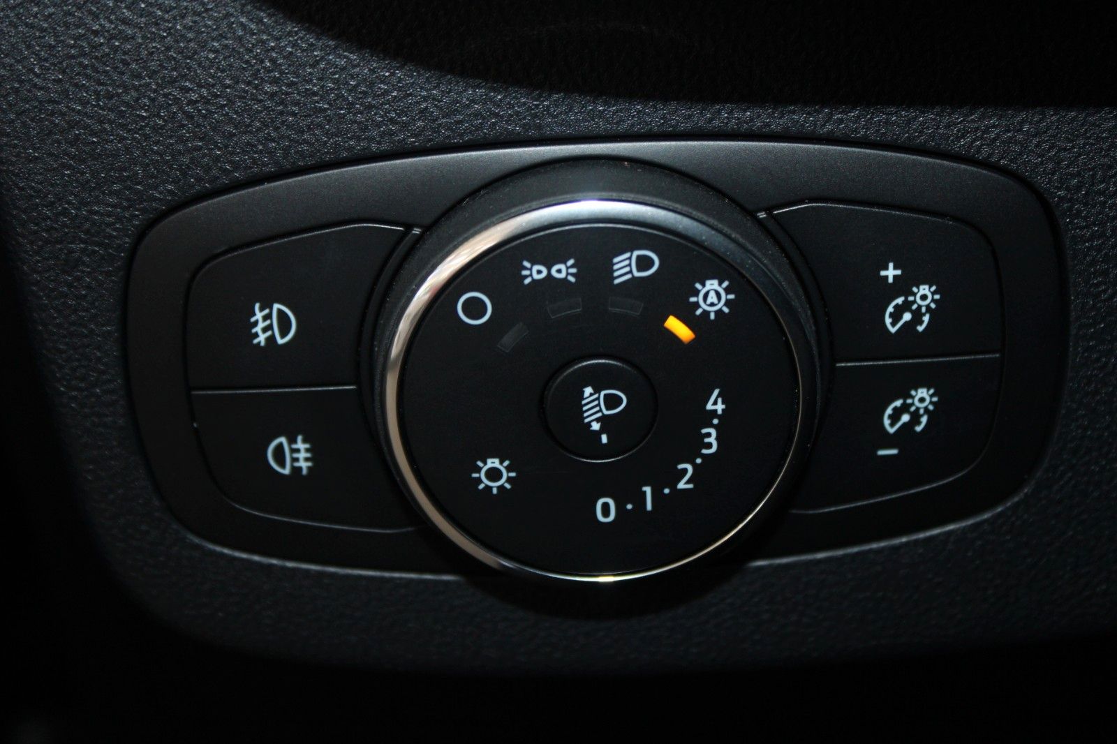 Fahrzeugabbildung Ford Puma Cool & Connect MHEV LED Allwetter WinterPak