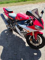 Yamaha R1 RN09 - Offers matching your search criteria