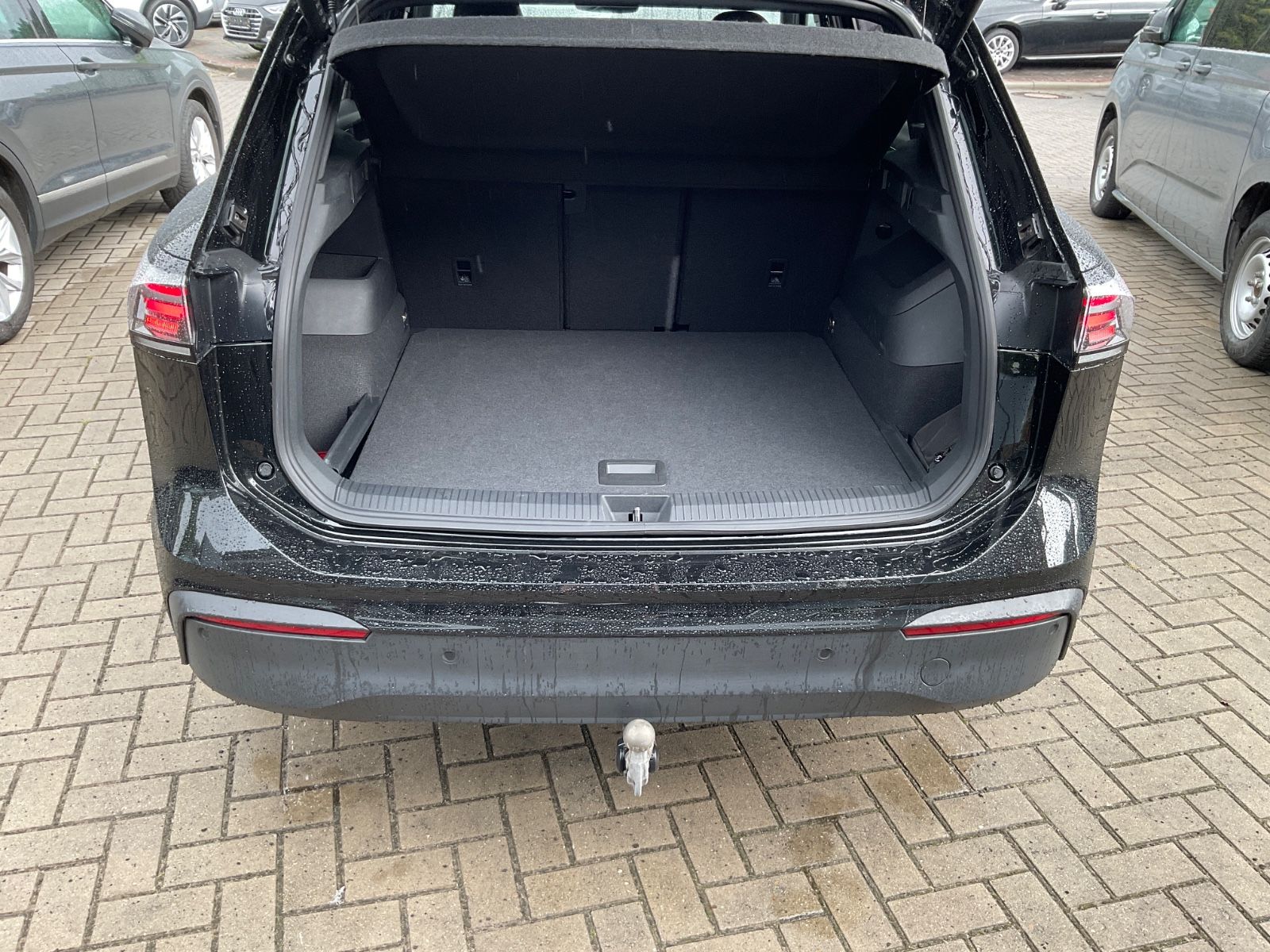 Fahrzeugabbildung Volkswagen Tiguan 1.5 eTSI DSG GOAL,AHK,Kamera,Navi,ACC,IQL