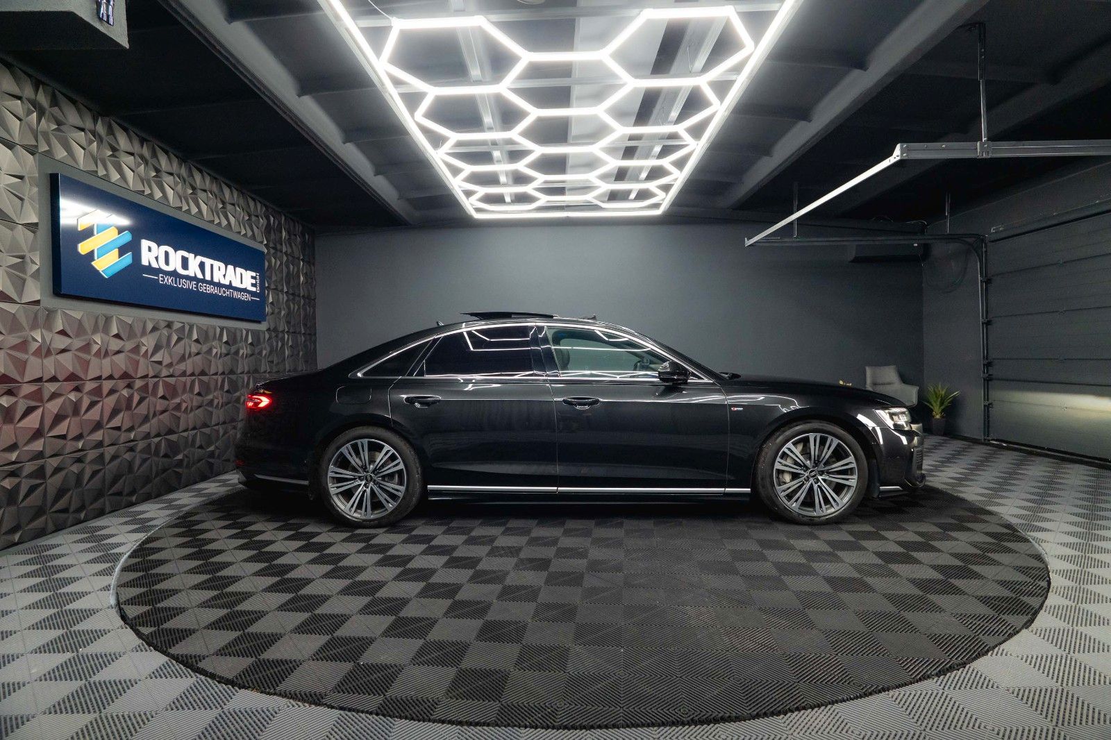 Fahrzeugabbildung Audi A8 60 TFSIe quattro S-Line *Dynamik*Pano*Massage