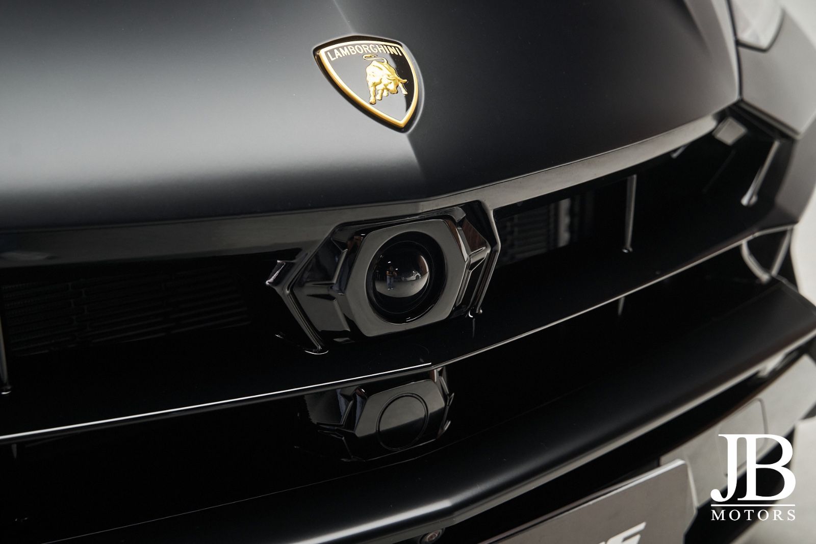 Fahrzeugabbildung Lamborghini Urus SE Panorama 3D B&O Carbon 23 Zoll
