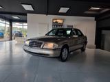 Mercedes-Benz C 180 - Mercedes-Benz 180 aus dem Jahr 1994