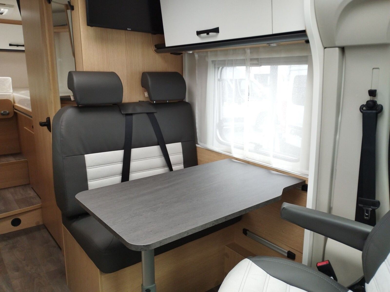 Fahrzeugabbildung Sunlight Adventure V 66 Automatik, Dörr Edition, TV