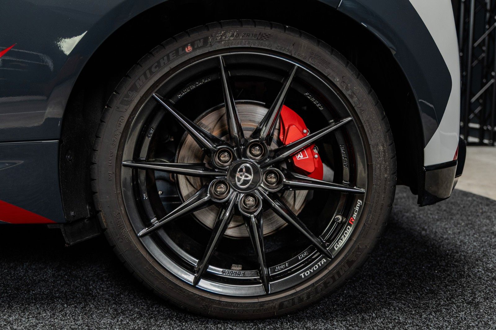 Fahrzeugabbildung Toyota Yaris 1.6-l-Turbo GR Rovanperä Edition