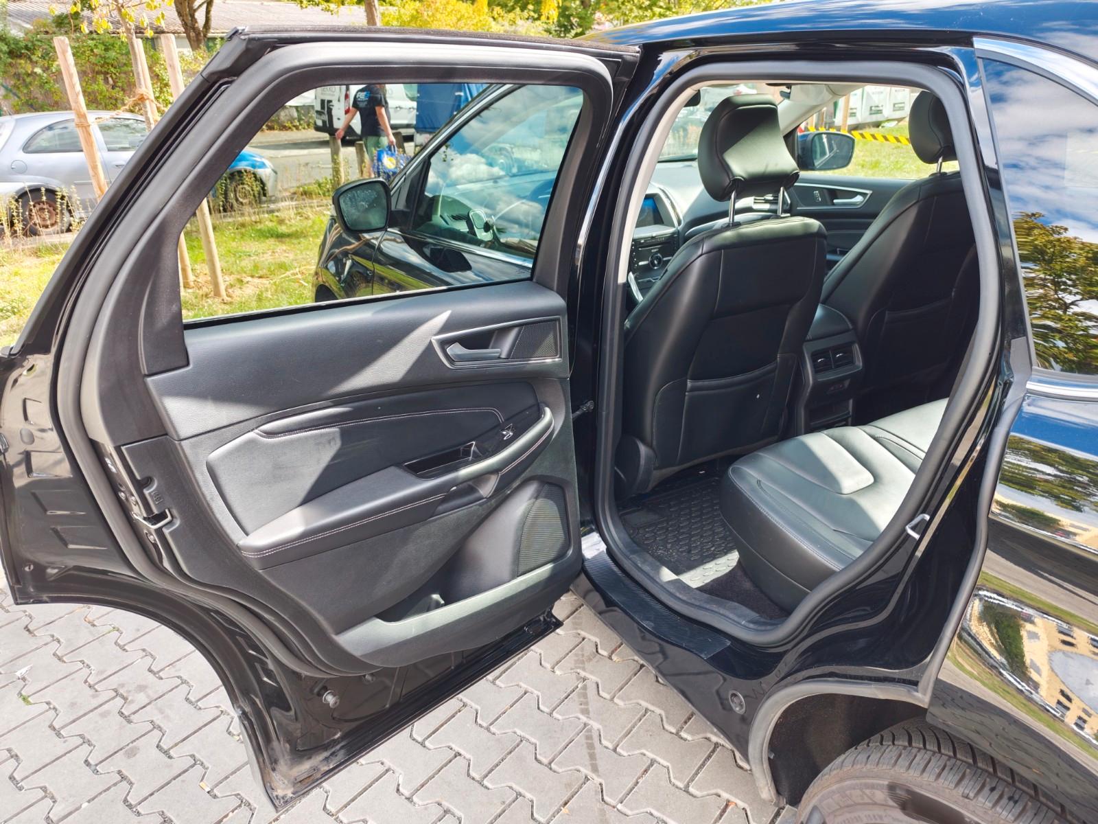 Ford Edge Titanium Bi-Turbo 4x4 Panorama Leder Kamera