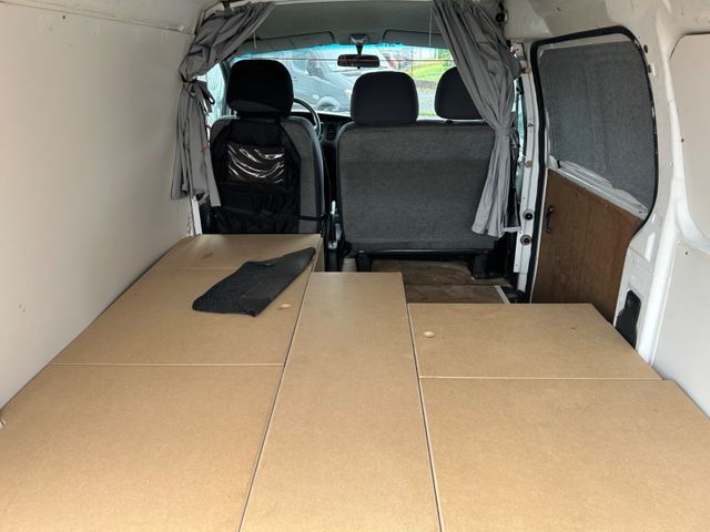 Fahrzeugabbildung Hyundai H-1 Kasten L2/H1 AHK  HU 01/28