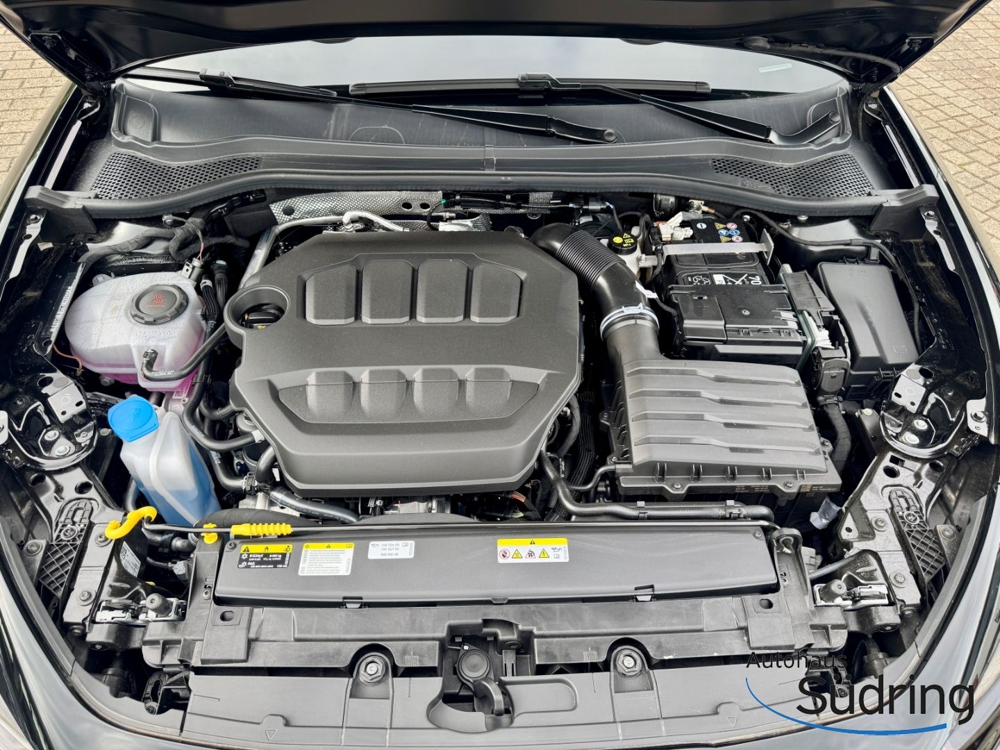 Leon Sportstourer 2,0TSI VZ 4DRIVE DSG AHK Navi