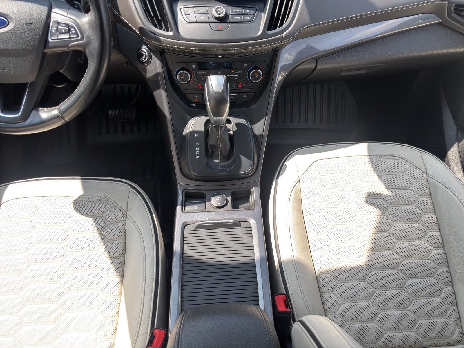 Fahrzeugabbildung Ford Kuga 2.0 Vignale 4x4 Aut./ACC/AHK/KAMERA/PANO/