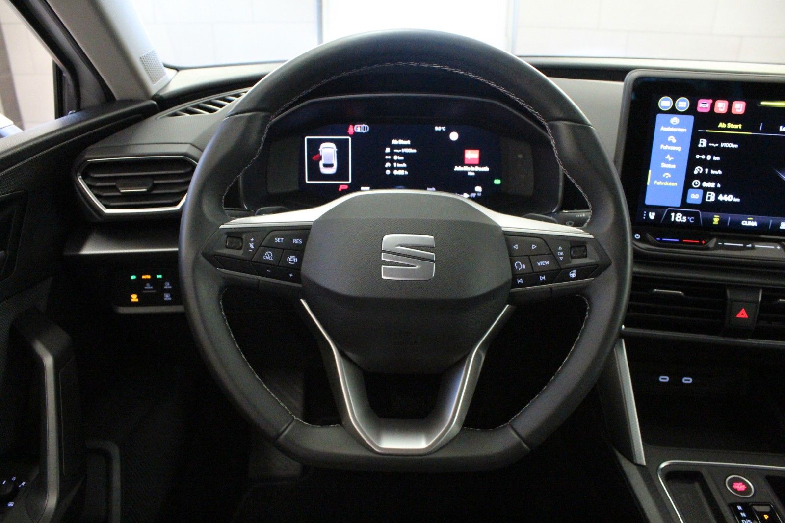 Fahrzeugabbildung SEAT Leon Sportstourer 1.5 Style DSG Automatik