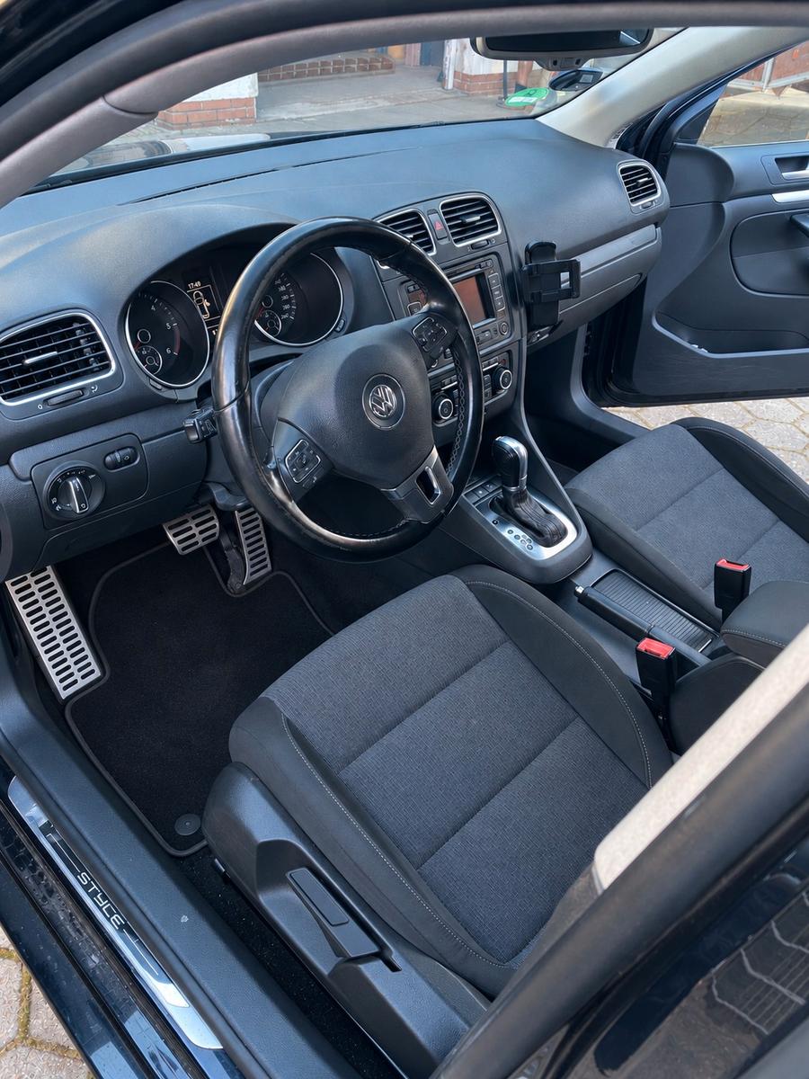 Volkswagen Golf 2011 — engine 1.968 cm³, 140 HP (103kW)