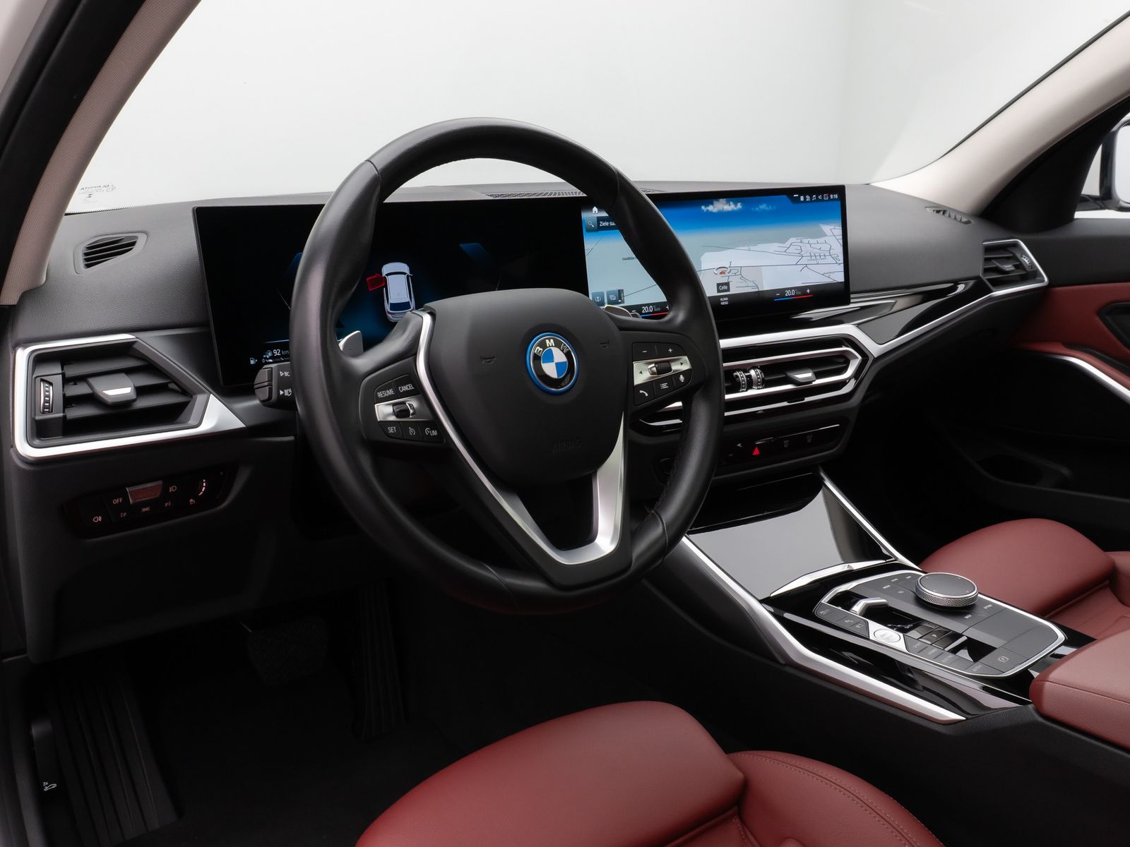 Fahrzeugabbildung BMW 330e xD Panorama DAB CockPit+ Widscr Sport Leder