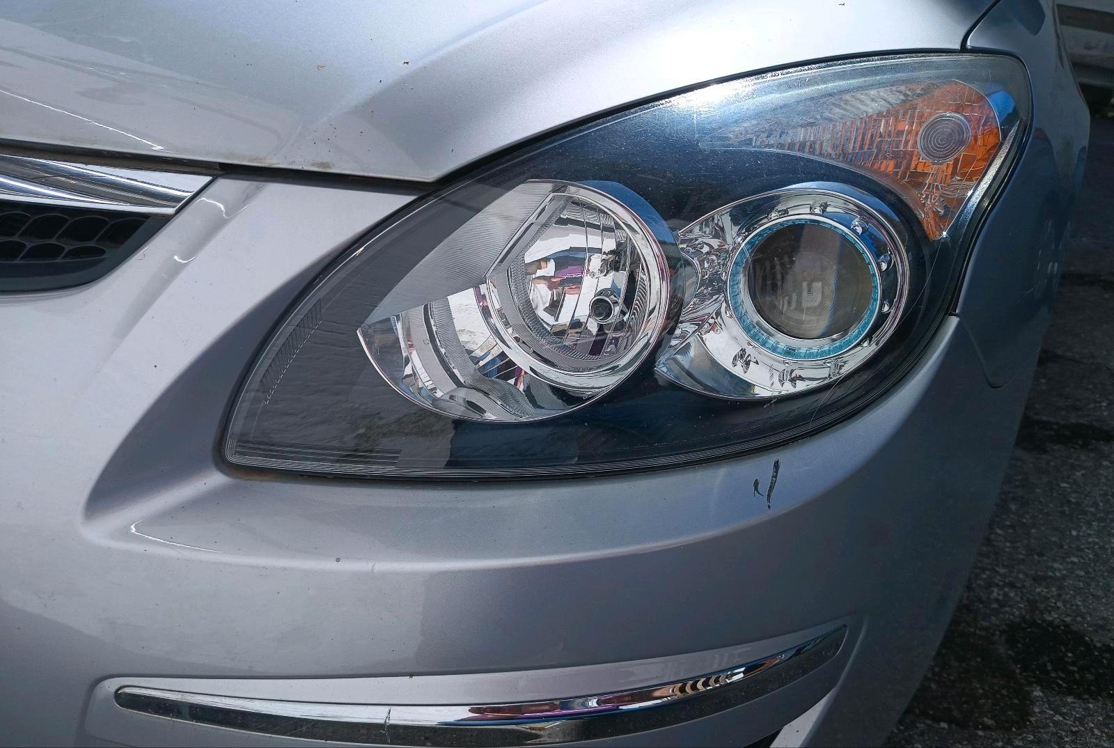 Hyundai i30 2010 — photo 11
