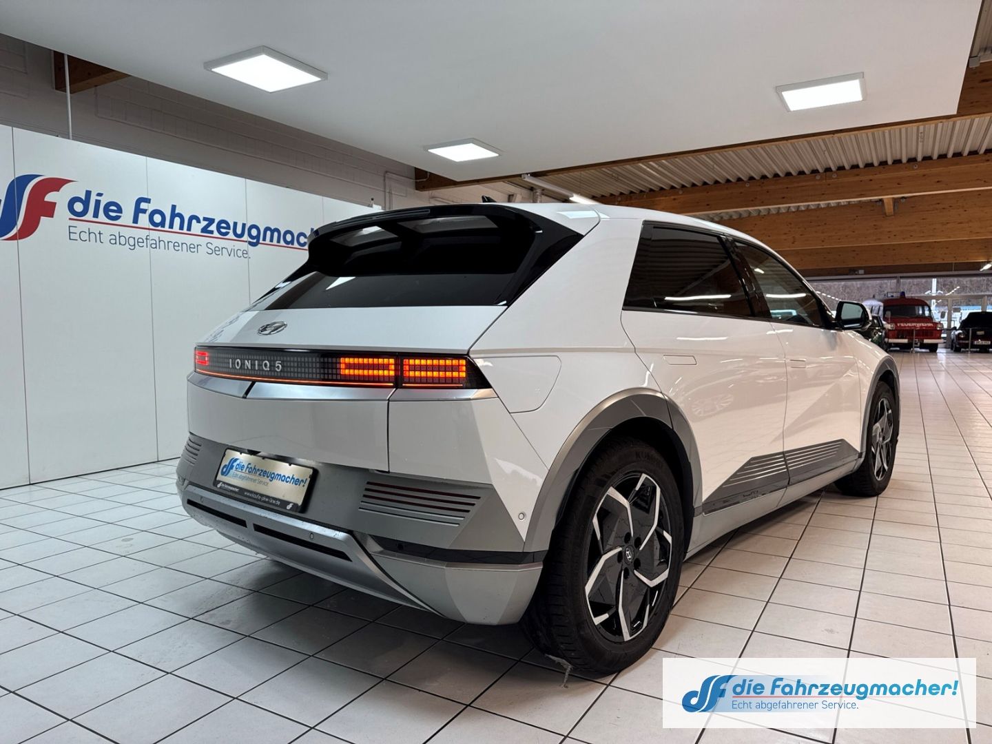 Fahrzeugabbildung Hyundai IONIQ 5 Uniq Elektro HUD El. Fondsitzverst. Navi