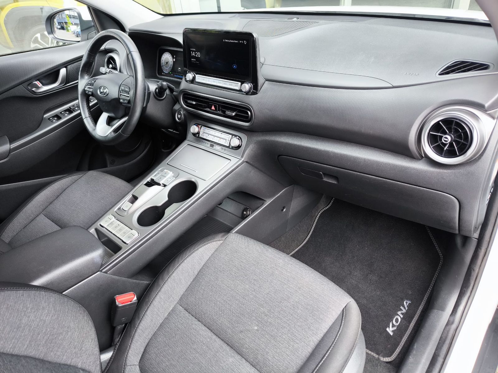 Fahrzeugabbildung Hyundai Kona Elektro Edition 30 LED+NAVI+SHZ+KAMER+KRELL