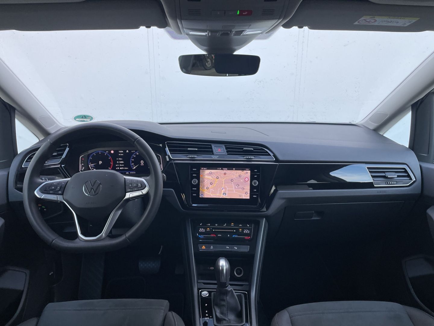 Touran 1.5 TSI DSG Highline Pano/AHK/Standhz/CAM