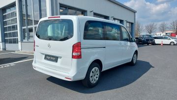 Mercedes V 220 - 4
