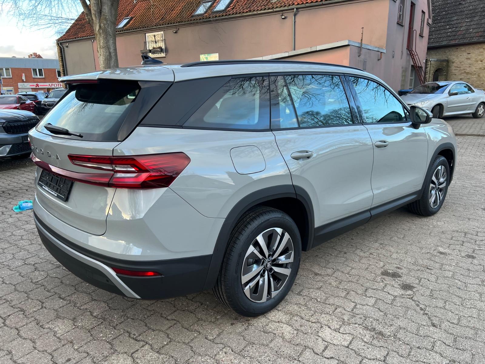 Skoda Kodiaq 1.5 TSI mHEV Selection ACC AHK Matrix 18