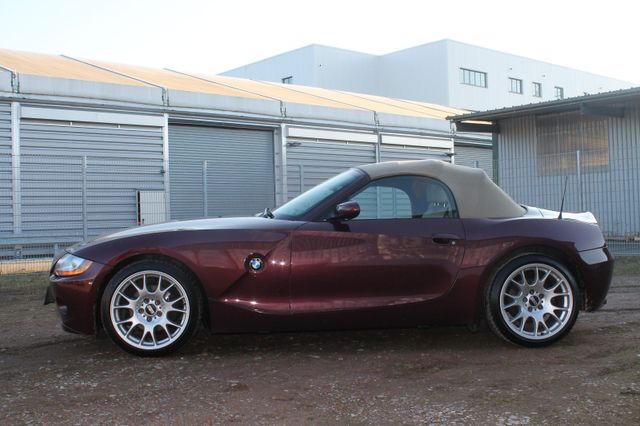 BMW Z4 Baureihe Roadster 3.0i Schalter Scheckheft