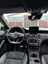 Mercedes-Benz A 180 AMG Line AMG Line - Mercedes-Benz A 180: AMG