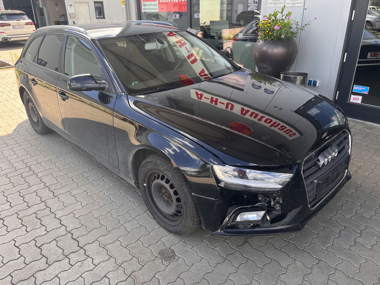 Fahrzeugabbildung Audi A4 Avant Attraction