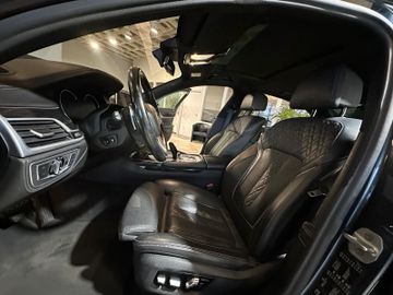 BMW 750 - 9