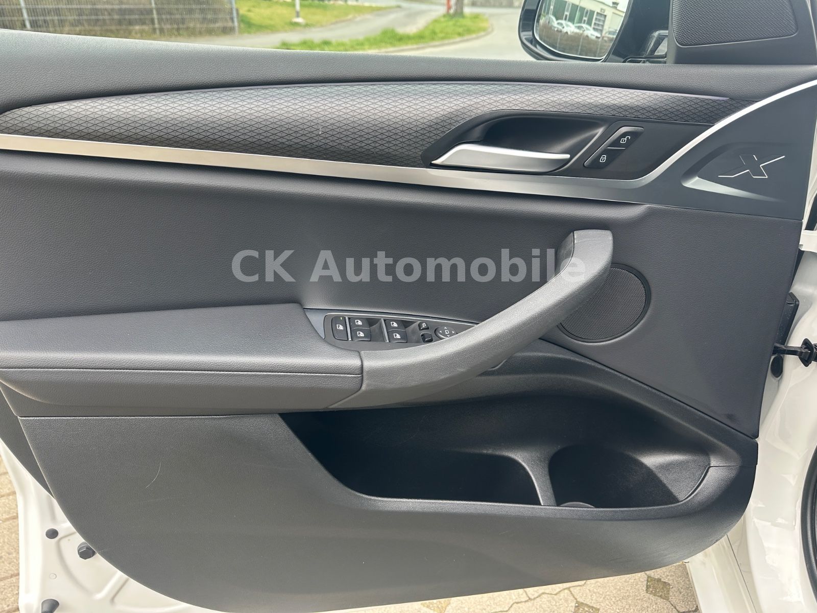 Fahrzeugabbildung BMW X3 xDrive30 i M-Sport/Shadow-Line/Navi/Kam./LED