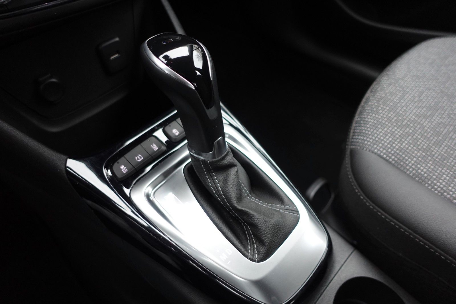 Fahrzeugabbildung Opel Crossland Elegance 1.2T AUTOMATIK,Kamera,Sitzhzg
