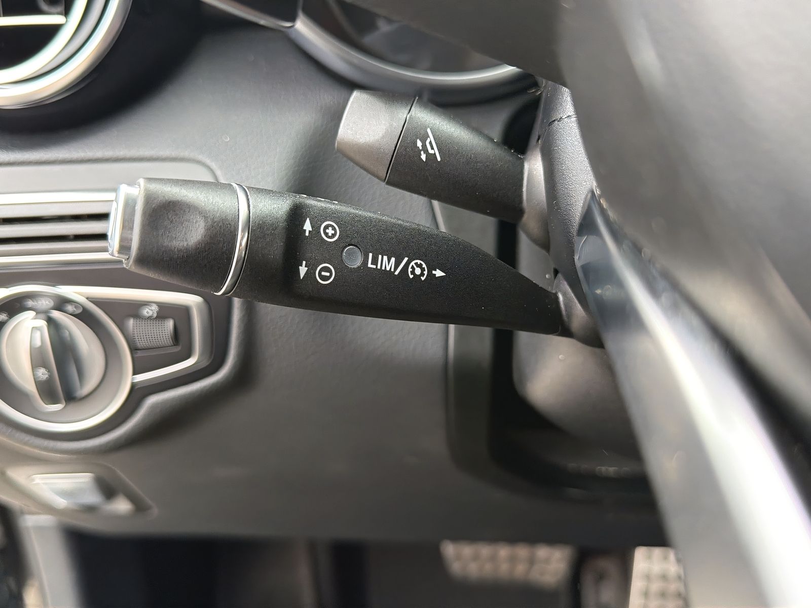 Fahrzeugabbildung Mercedes-Benz GLC 250 d Coupe AMG 4Matic MEMORY LED AHK KAMERA