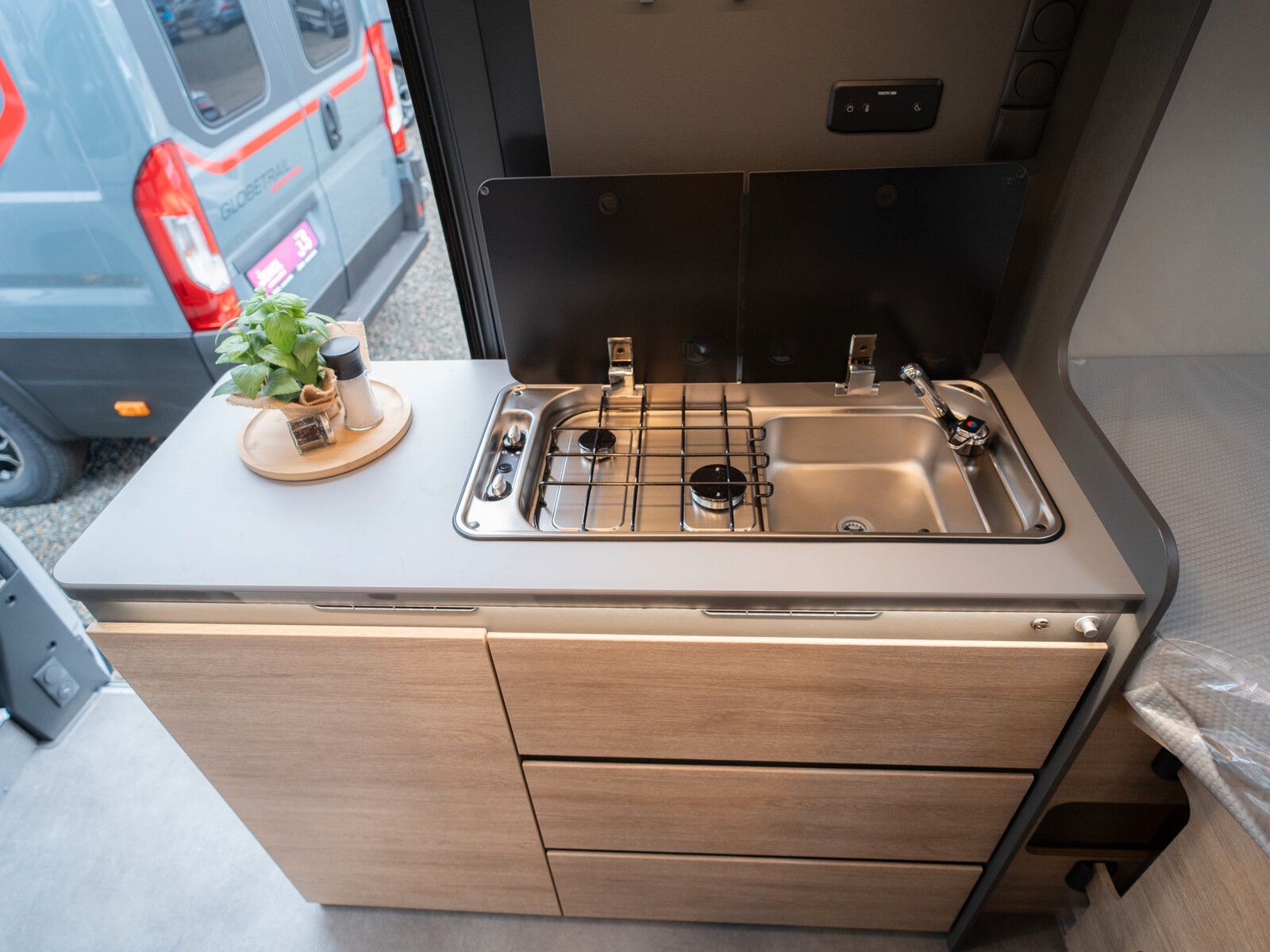 Fahrzeugabbildung Dethleffs Globetrail 600 DS Fiat Assistenz-Systeme