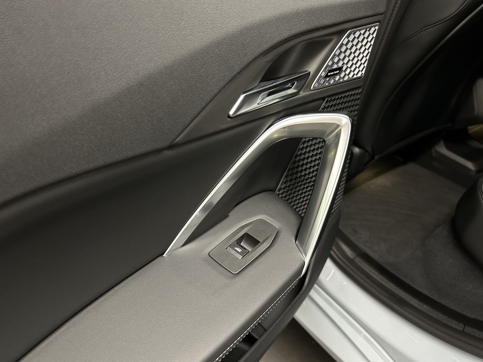 BMW iX2 - Bild 14