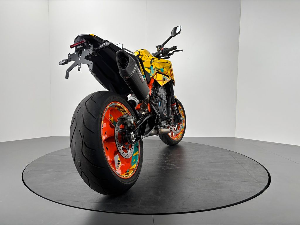 Fahrzeugabbildung KTM 890 DUKE R *DUNLOP-EDITION *SC-PROJECT