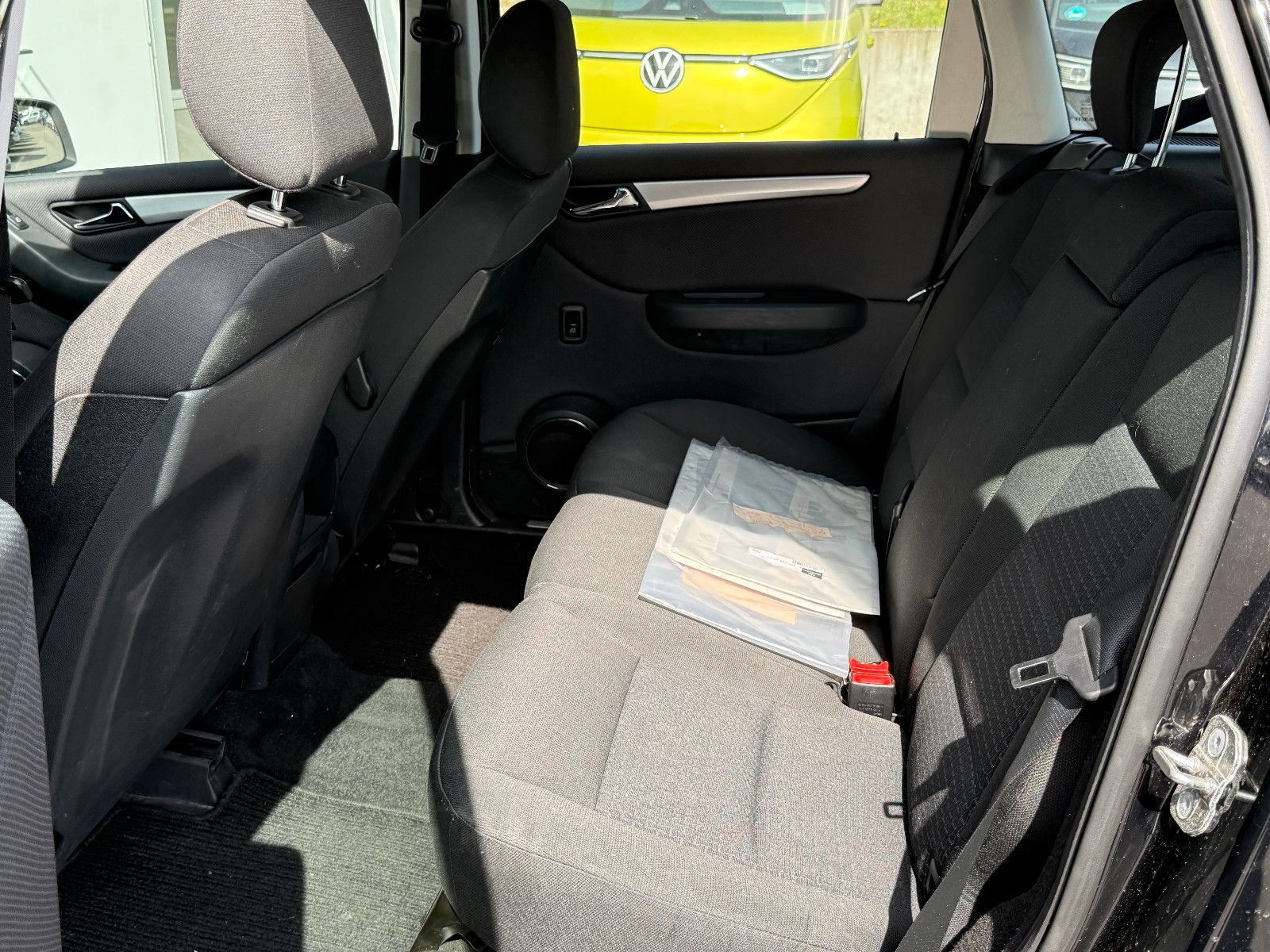 Fahrzeugabbildung Mercedes-Benz B 180 1.7 Benziner Klimaanlage Navi Tempomat SHZ