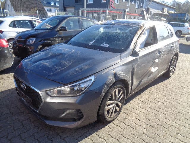 Hyundai i30 1.4 YES!