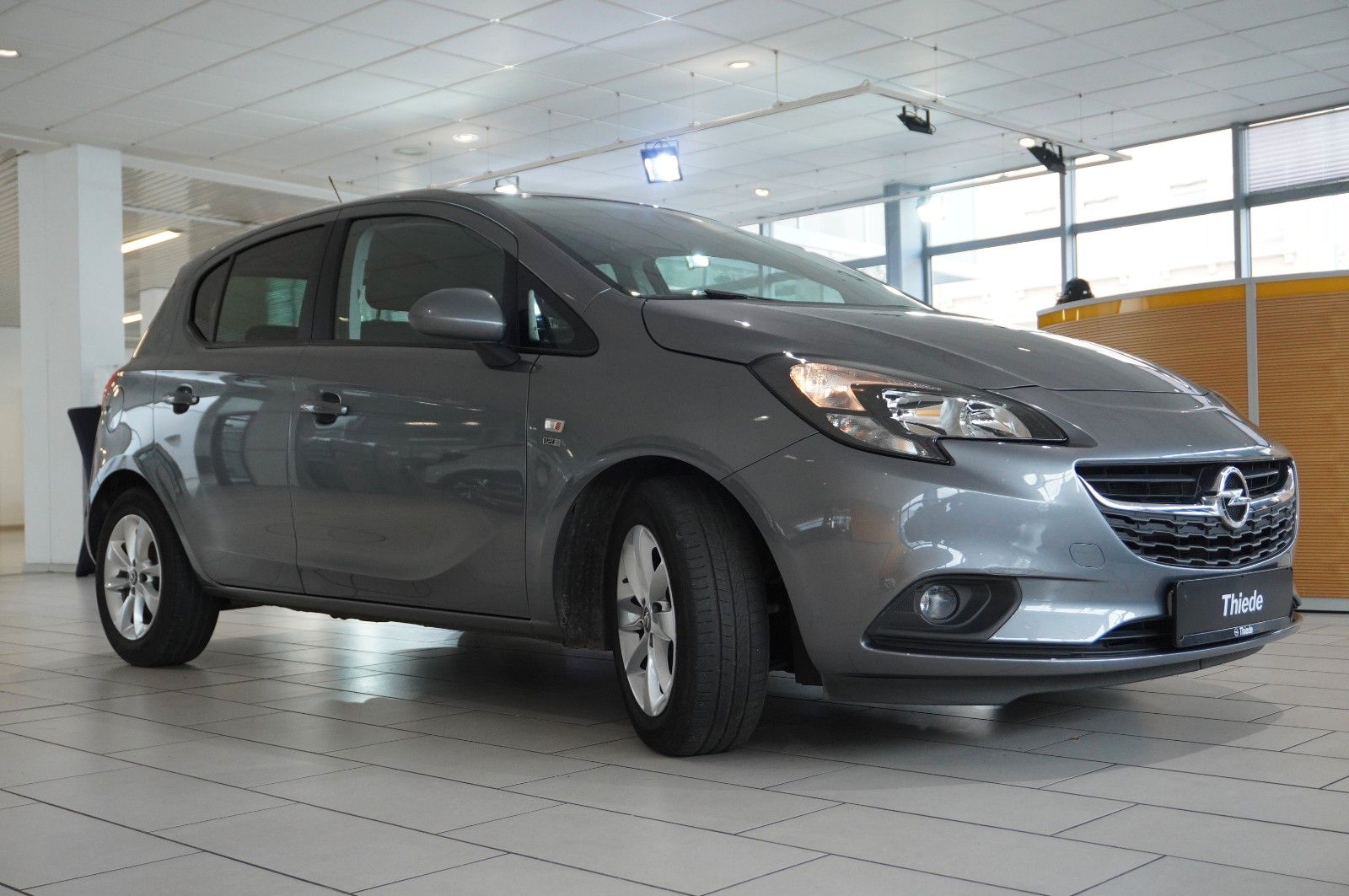Fahrzeugabbildung Opel Corsa E 1.4 120 JAHRE 5-TÜR NAVI/SHZ/PDC/TEMP.