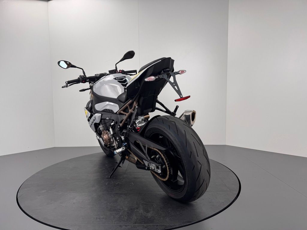 Fahrzeugabbildung BMW S1000 R *TOP-ZUSTAND *SCHMIEDERÄDER