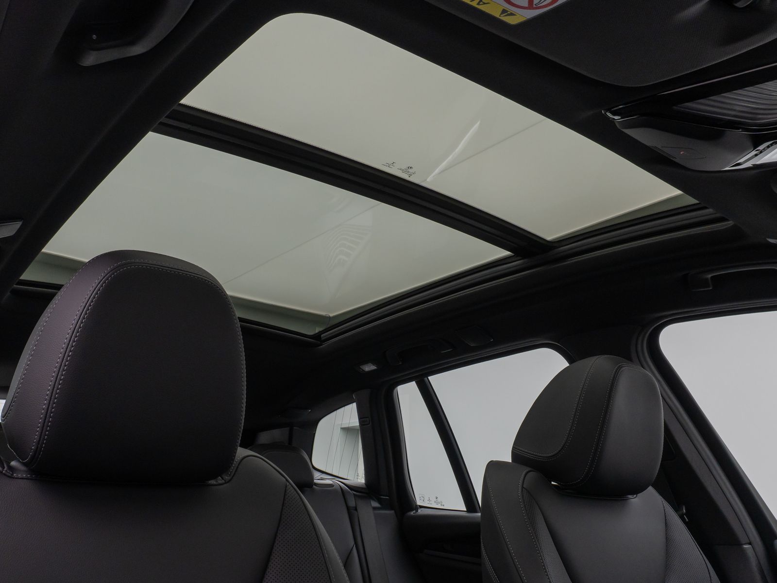 Fahrzeugabbildung BMW X3 xD30e  Panorama Kamera HUD DAB H/K AHK Sport