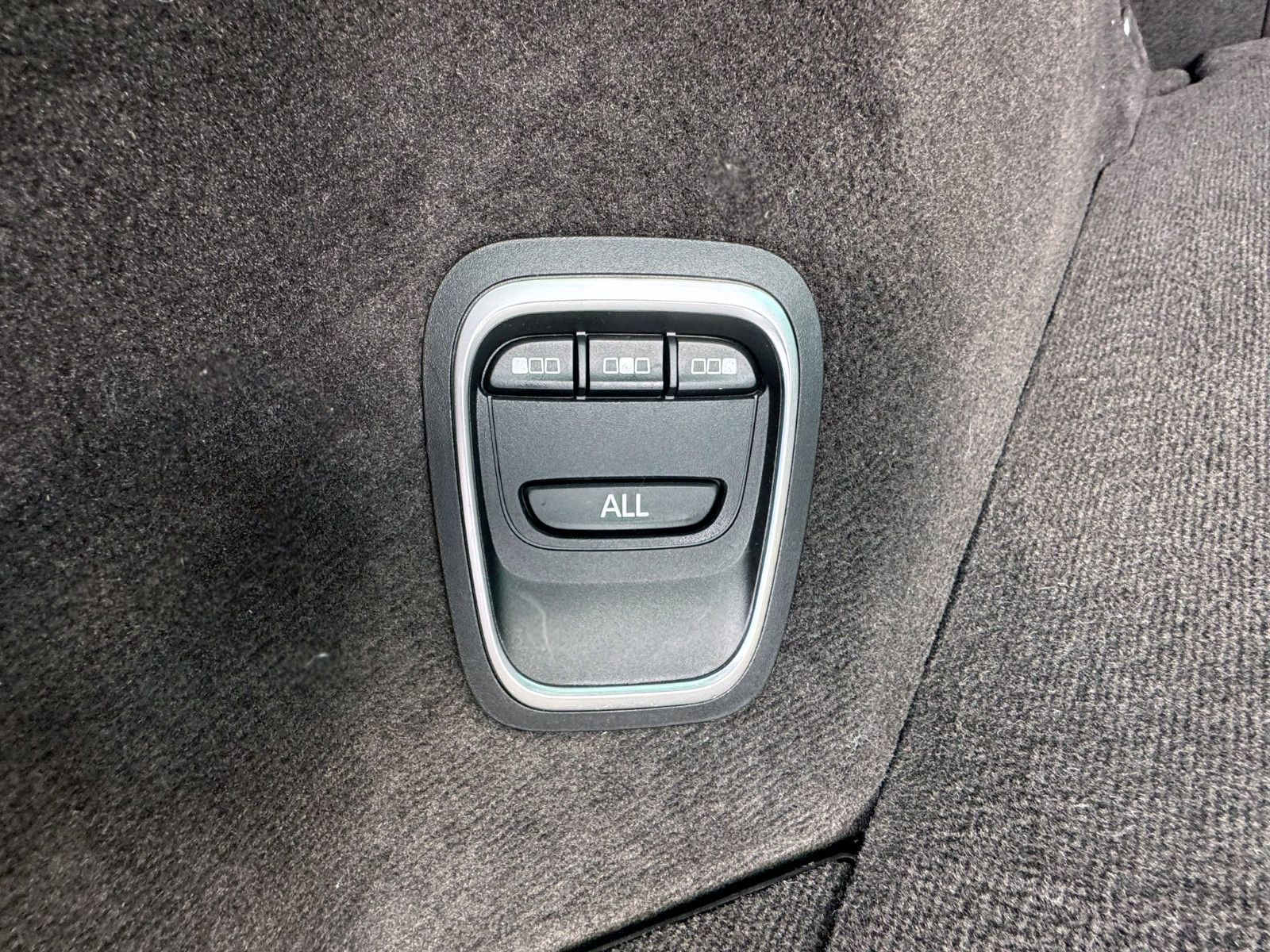 Fahrzeugabbildung Renault Espace V Initiale Paris 2.0 dCi LED ACC KAM AHK