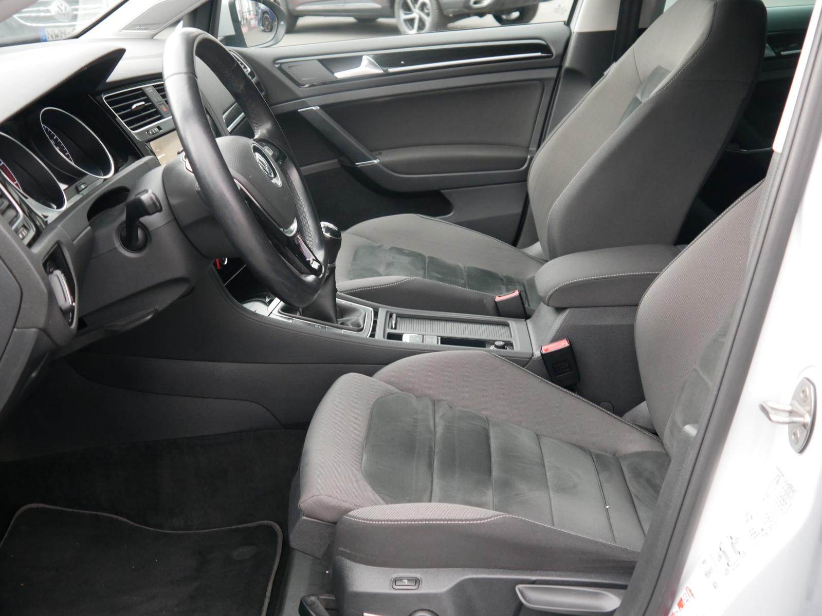 Volkswagen Golf VII 1.5 TSI Highline AHK LED Standheizung