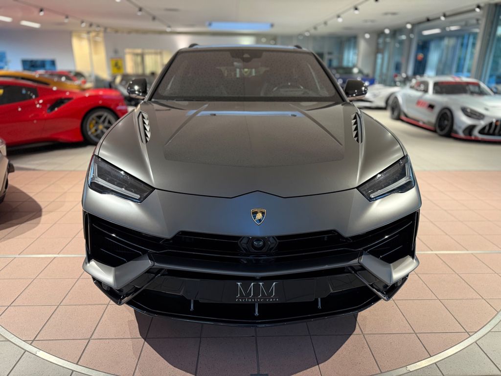 LAMBORGHINI Urus 2023