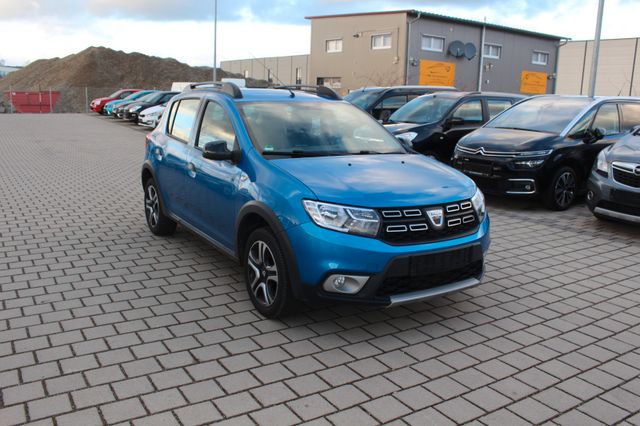 Dacia Sandero II Stepway Celebration / AUTOMATIK