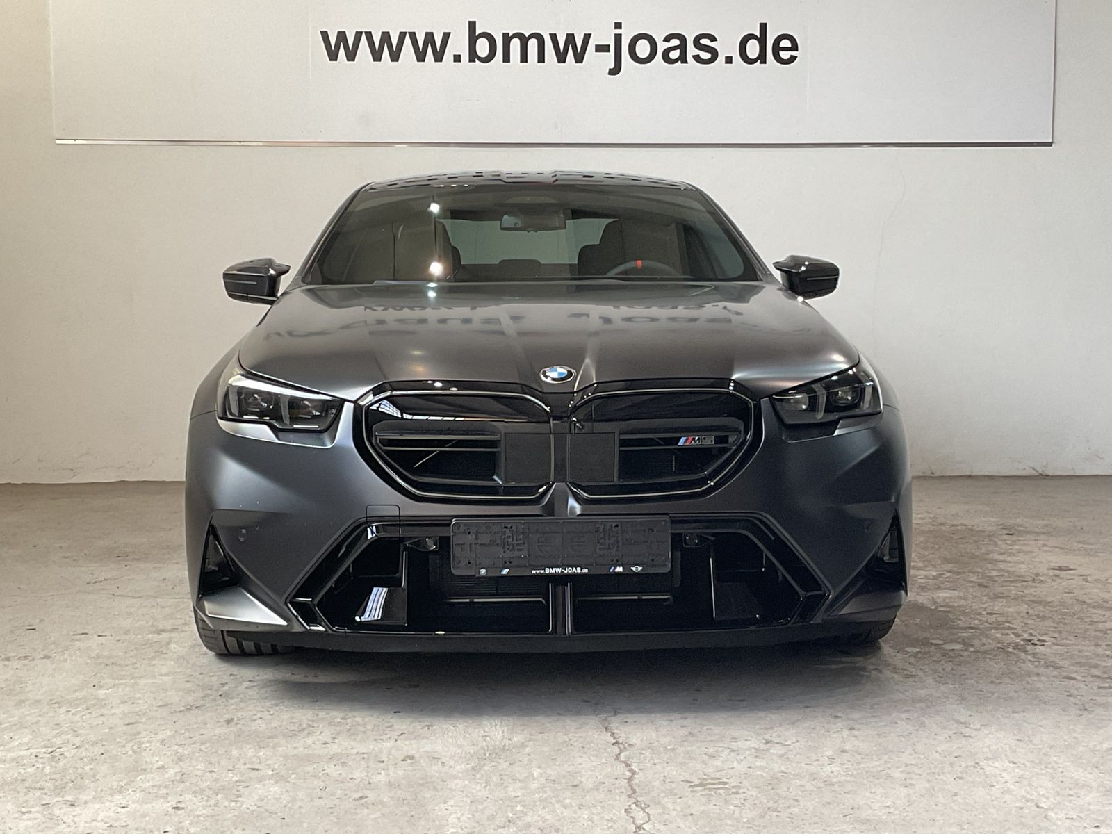 Fahrzeugabbildung BMW M5 Limousine Frozen Deep Grey M Drivers Package
