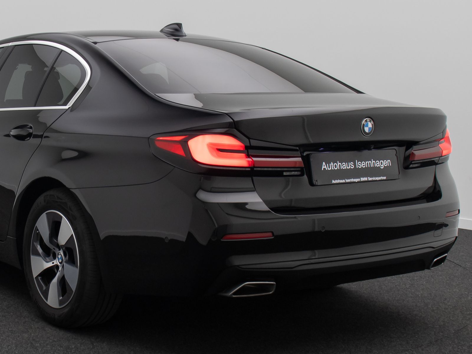 Fahrzeugabbildung BMW 520i Kamera DAB CockPitPro StandhzgAlarm LED