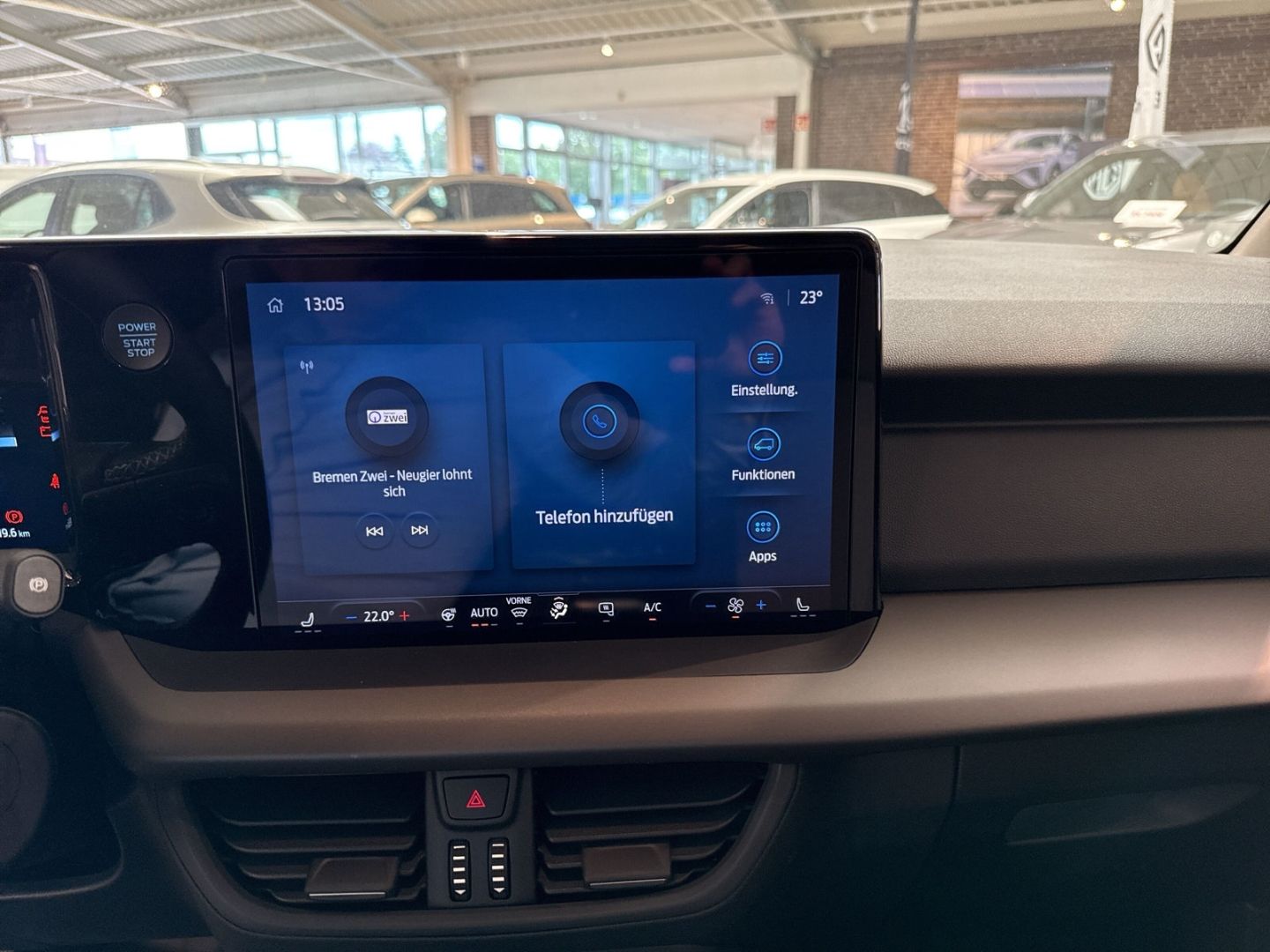 Fahrzeugabbildung Ford Transit Courier BEV Limited Apple CarPlay Androi
