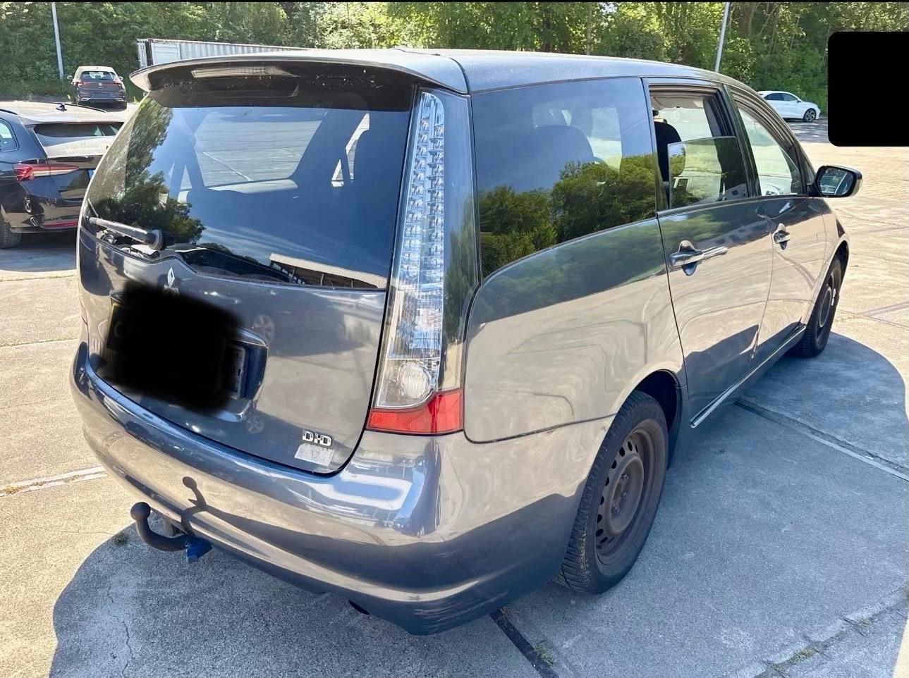 Mitsubishi Grandis 2.0 DI-D Intense+AHK*KlIMAAUTOM+7 SITZER