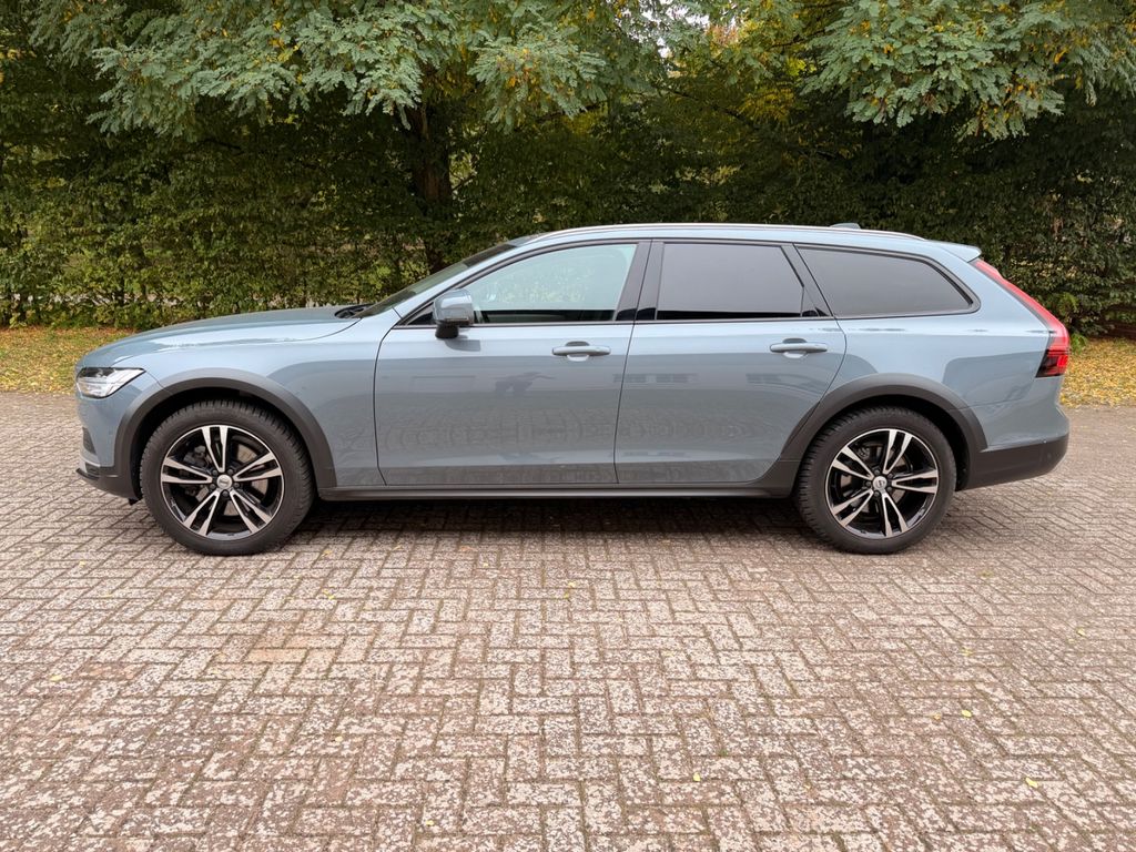 Image of Volvo V90 Cross Country
