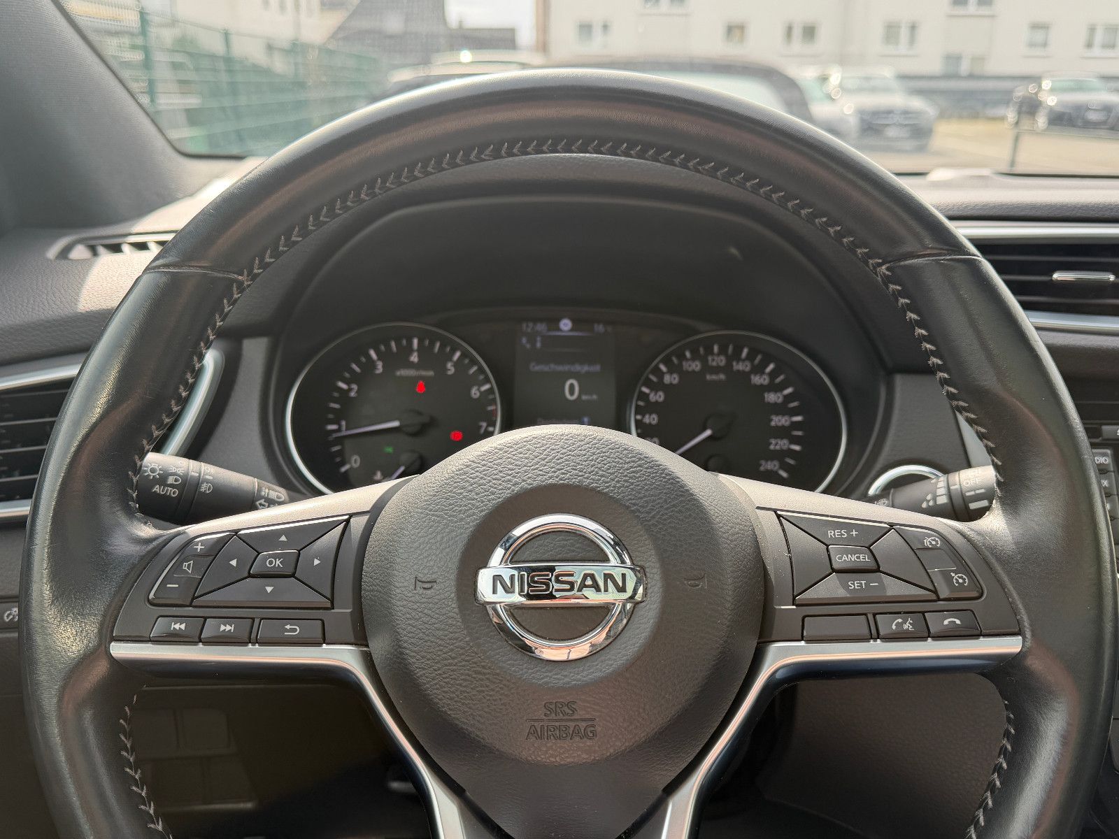 Fahrzeugabbildung Nissan Qashqai Tekna /GLASDACH/360°/MEMORY/NAVI