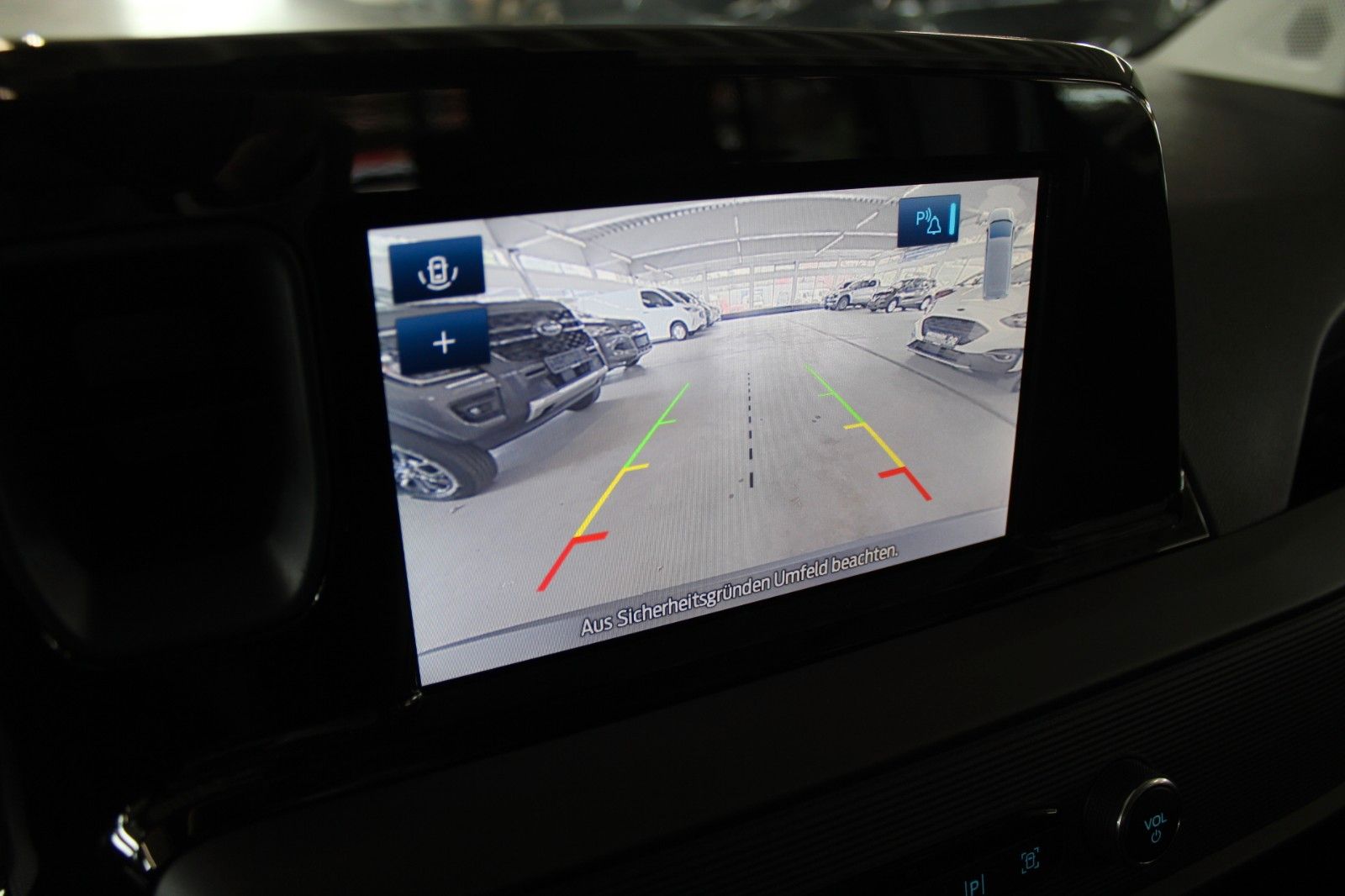 Fahrzeugabbildung Ford Tourneo Courier Titanium Kamera WinterPaket2 uvm