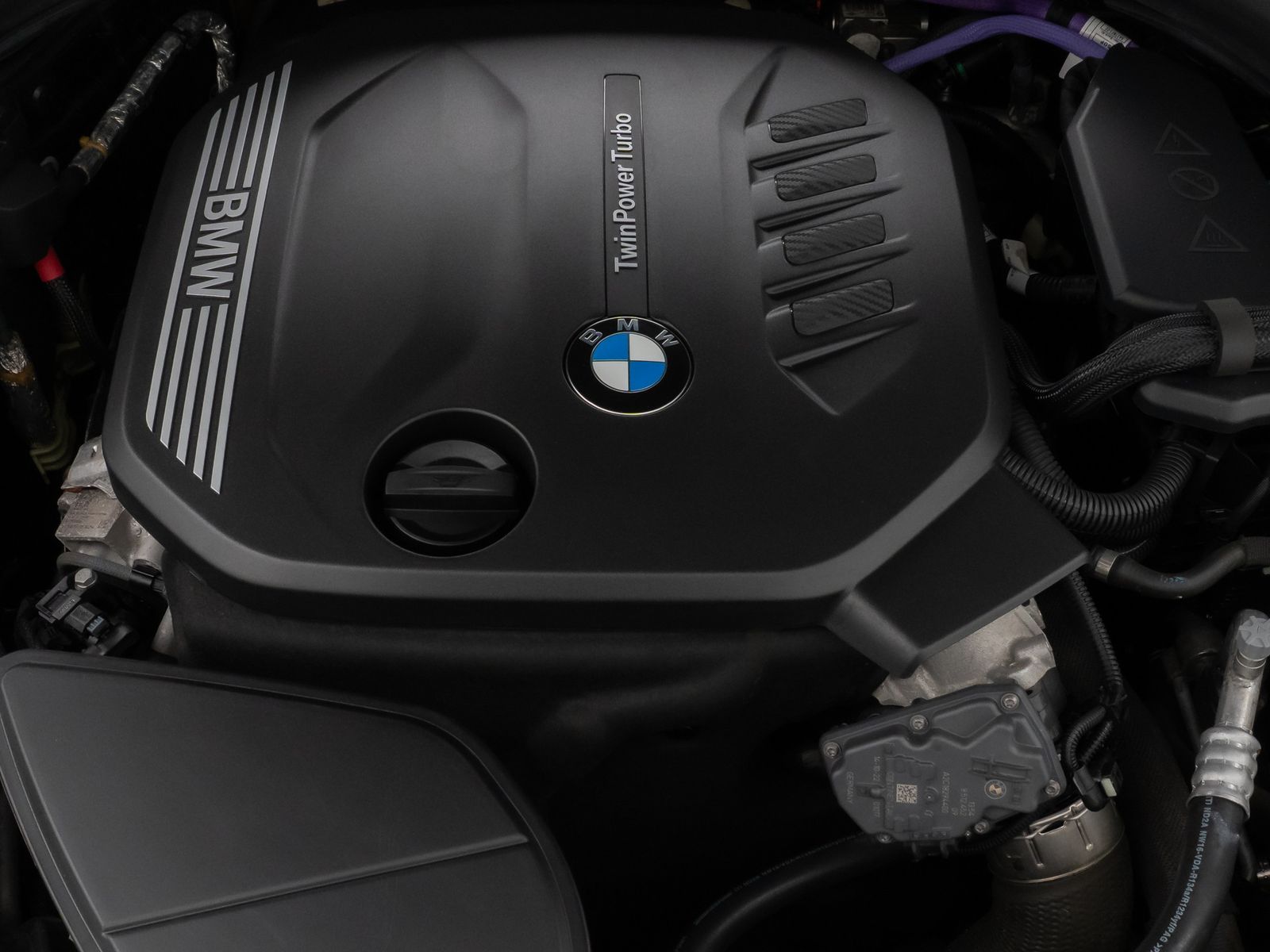 Fahrzeugabbildung BMW 520d xD M Sport Panorama Kamera HUD DAB H/K AHK