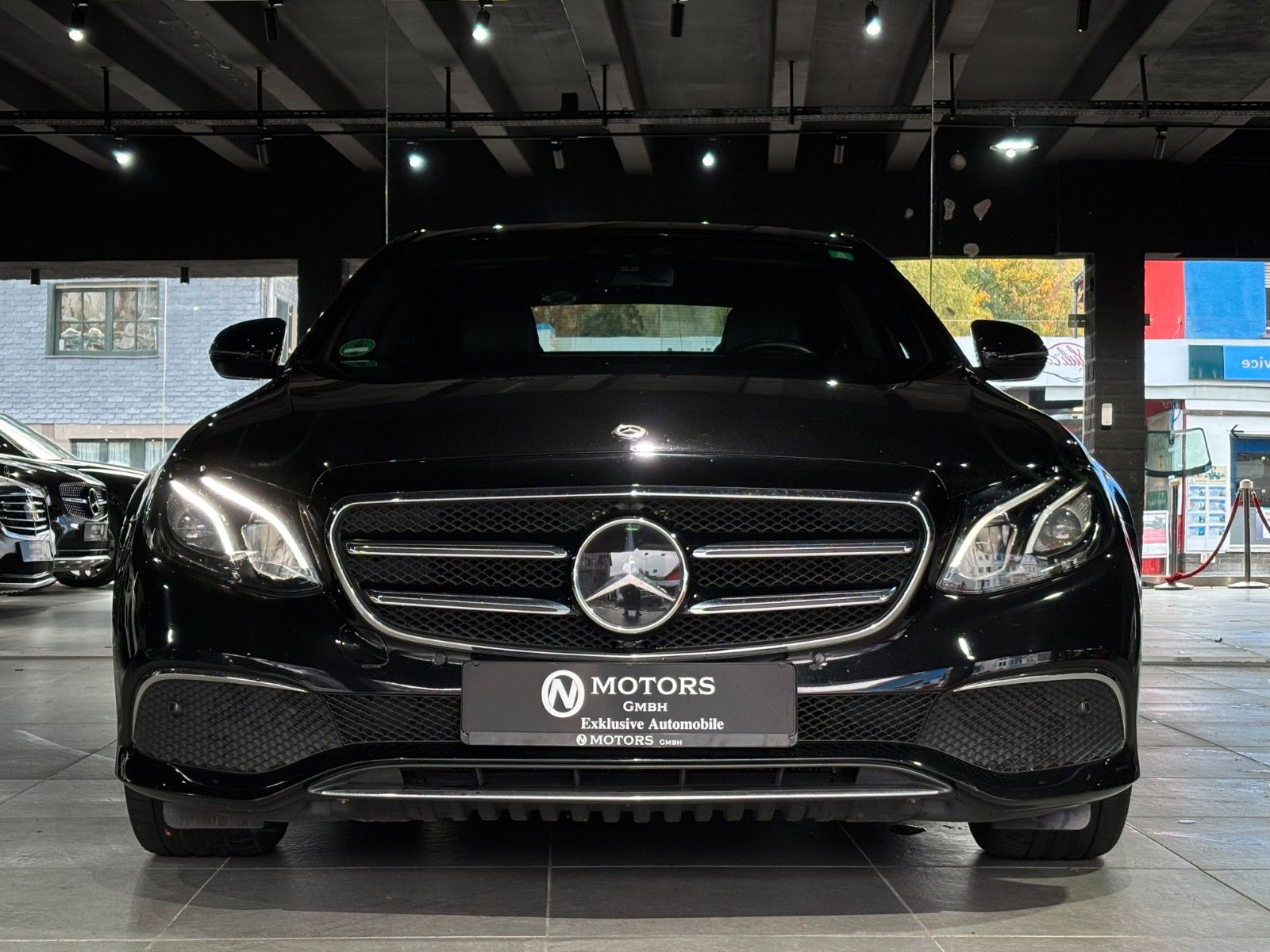 Fahrzeugabbildung Mercedes-Benz E 220d *Ambiente*Kamera*ACC*LED*SHZ