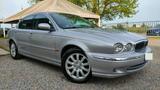 Jaguar JAGUAR X-Type 2.5 V6 24V cat Executive GPL ASI - silberne Jaguar X-Type